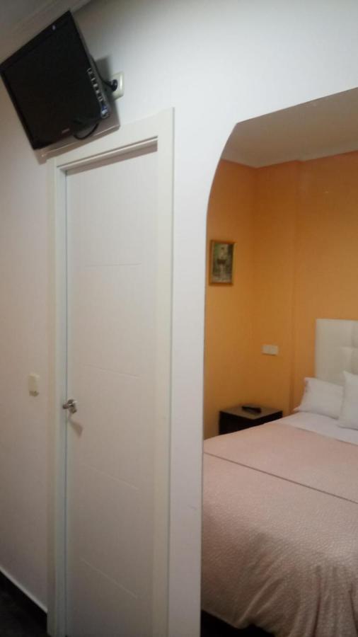 Pension Navarra Madrid Exterior foto